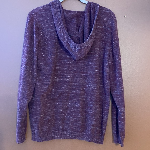 Bench oversized maroon heathered hoodie with kangaroo pockets. Size medium. - Picture 2 of 8